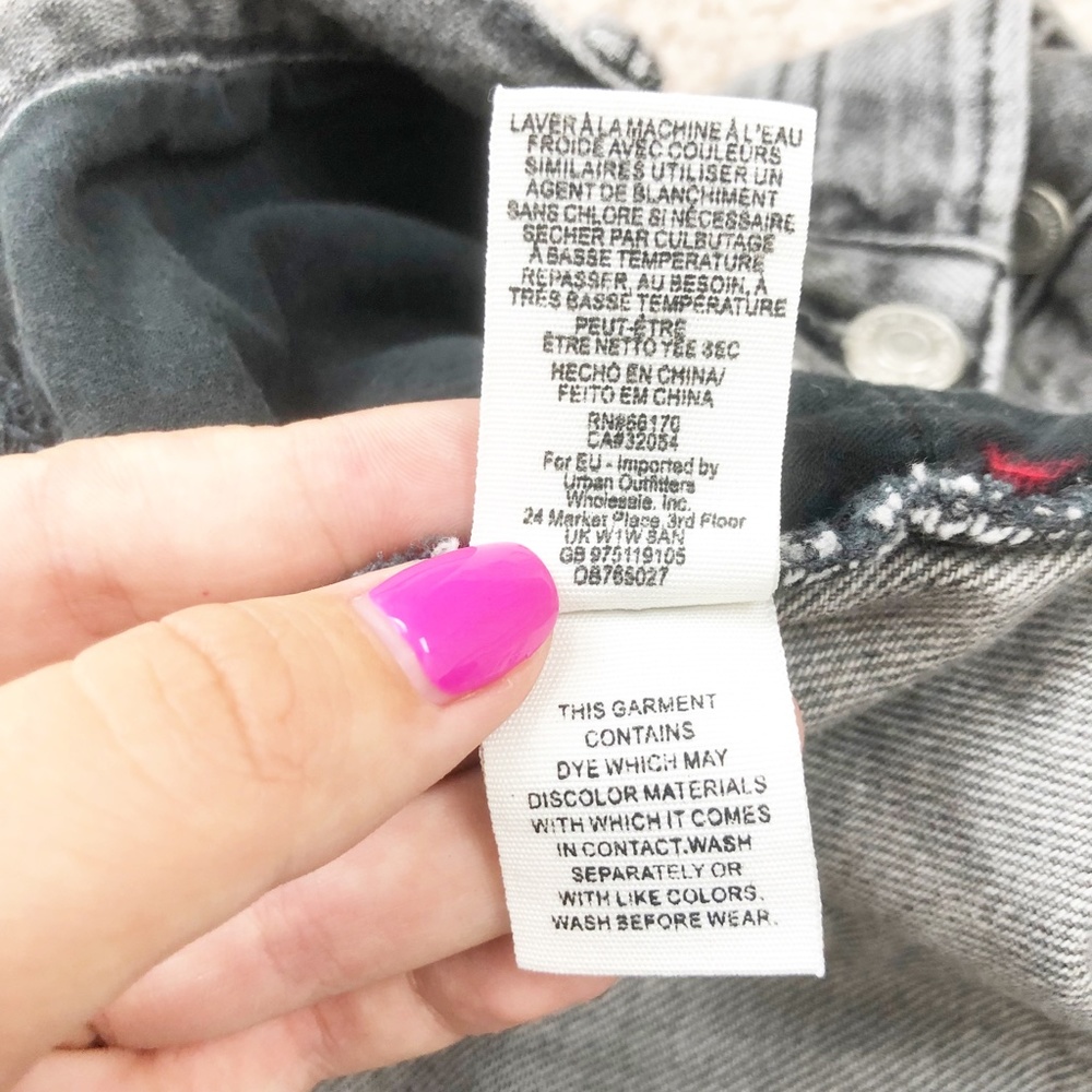 We the Free Gray Destroyed Runway Cutoff Shorts 27 - Picture 9 of 10